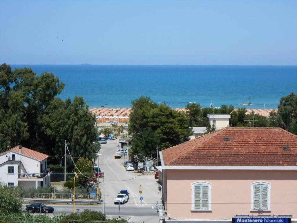 Via Mediterraneo 39 Casa Vacanze Petacciato Exterior foto